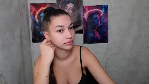 Snapshot of karolinamex_ chatting on 09/26/25, 05:00 Karolina online show from 09/26/25, 05:00