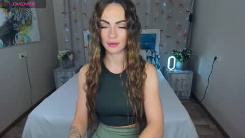 Karolina online show from 11/28/25, 06:27