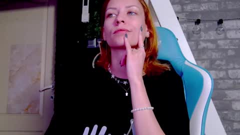 karoline121 online show from 03/10/25, 07:29