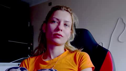 karoline121 online show from 10/13/25, 09:20