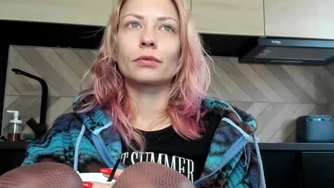 karoline121 online show from 12/02/25, 05:57