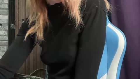 karoline121 online show from 02/19/26, 09:00