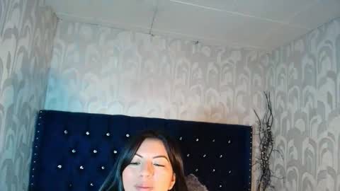Snapshot of karolineburnx chatting on 01/13/26, 04:07 Isa online show from 01/13/26, 04:07