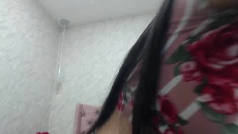 Snapshot of karolineburnx chatting on 02/04/26, 02:39 Isa online show from 02/04/26, 02:39
