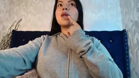 Snapshot of karolineburnx chatting on 03/04/26, 03:45 Isa online show from 03/04/26, 03:45