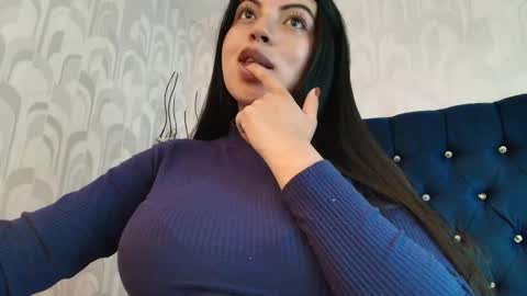 Snapshot of karolineburnx chatting on 03/28/26, 09:58 Isa online show from 03/28/26, 09:58