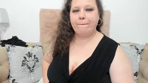 Snapshot of karolinejoyy chatting on 02/19/26, 11:01 KarolineJoyy online show from 02/19/26, 11:01