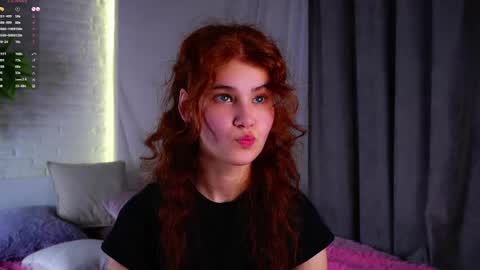 Snapshot of karolinerush chatting on 05/25/26, 02:12 lina online show from 05/25/26, 02:12