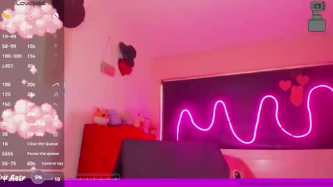 Snapshot of karoll_scoott chatting on 11/04/25, 12:04 karol online show from 11/04/25, 12:04