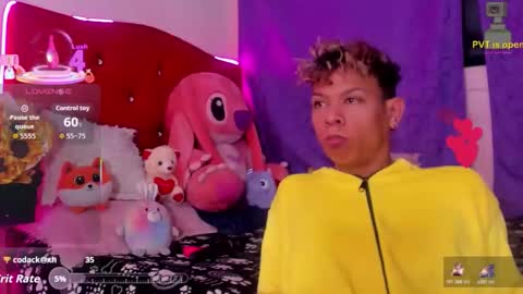 Snapshot of karoll_scoott chatting on 11/19/25, 11:21 karol online show from 11/19/25, 11:21