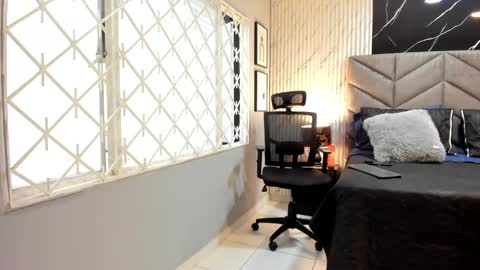 Snapshot of karollwestt chatting on 05/05/26, 11:29 My name is Miss Karol online show from 05/05/26, 11:29
