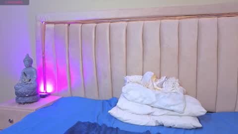 karoly online show from 12/18/25, 05:52