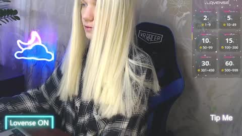 Caroline Fox online show from 04/10/26, 07:35