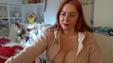 karolynesyera online show from 02/14/25, 02:44