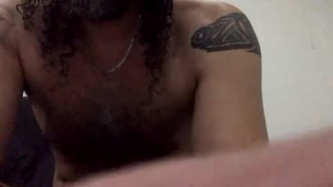 Snapshot of karu_hard chatting on 01/01/25, 12:32 Karu online show from 01/01/25, 12:32