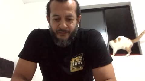 Snapshot of karu_hard chatting on 02/20/25, 02:40 Karu online show from 02/20/25, 02:40