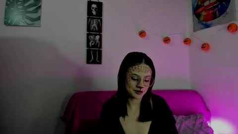 kassandra james online show from 10/24/25, 12:01