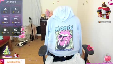 Snapshot of kat_ly_chan chatting on 12/03/24, 01:08 Kat       online show from 12/03/24, 01:08