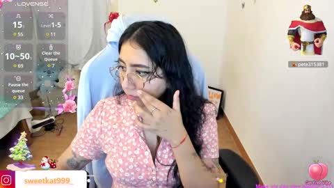 Snapshot of kat_ly_chan chatting on 12/30/24, 07:53 Kat       online show from 12/30/24, 07:53