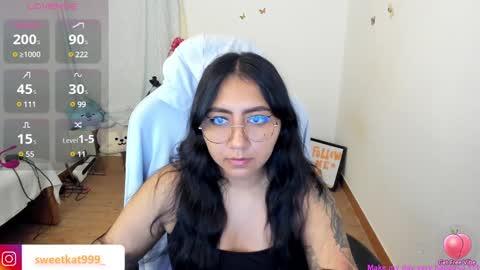 Snapshot of kat_ly_chan chatting on 02/06/25, 12:37 Kat       online show from 02/06/25, 12:37