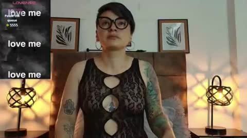 Snapshot of kat_paradisse chatting on 06/20/26, 12:30 kat paradisse online show from 06/20/26, 12:30