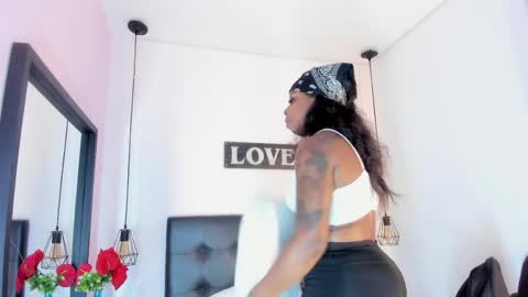 Snapshot of katalella___murillo chatting on 03/27/26, 11:54 katalella online show from 03/27/26, 11:54