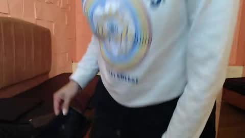 Katalina online show from 12/04/25, 01:53