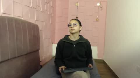 Katalina online show from 12/05/25, 02:47