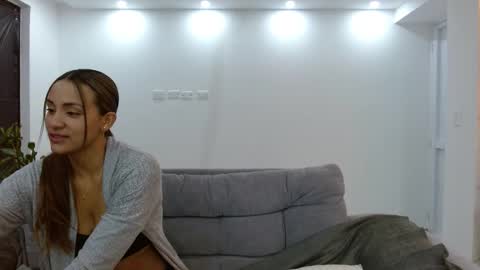 Snapshot of katalina_sexygirl chatting on 01/19/26, 04:05 Katalina online show from 01/19/26, 04:05