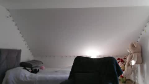 Snapshot of katalleya28 chatting on 12/19/24, 10:24 Katalleya online show from 12/19/24, 10:24