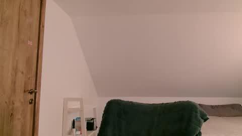 Snapshot of katalleya28 chatting on 04/14/26, 10:10 Katalleya online show from 04/14/26, 10:10