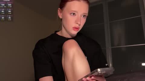 Snapshot of katana_white chatting on 03/01/26, 04:53 meeellowmarsh - Instagram online show from 03/01/26, 04:53