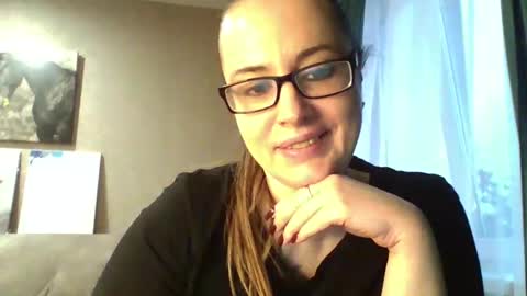 Snapshot of katarios_x chatting on 10/25/25, 01:40 katarios online show from 10/25/25, 01:40