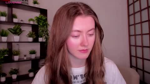 Kate online show from 12/16/25, 02:27