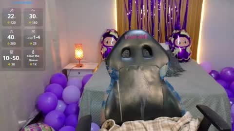 Snapshot of kate_lawrence_ chatting on 11/11/25, 12:05 kate_lawrence_ online show from 11/11/25, 12:05