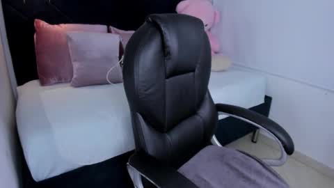 kate lua online show from 02/25/26, 12:04