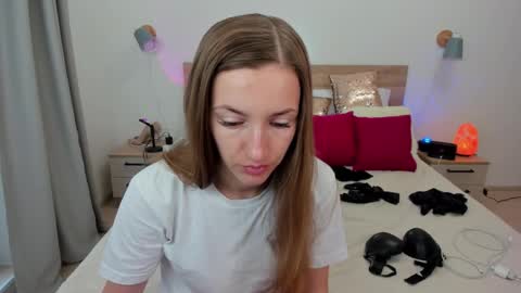 Snapshot of kate_redgar chatting on 09/17/25, 09:33 kate_redgar online show from 09/17/25, 09:33