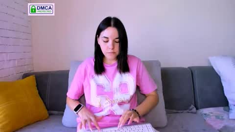 Snapshot of kate_ree_ chatting on 09/15/25, 04:56 KATE online show from 09/15/25, 04:56