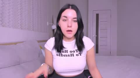 KATE online show from 11/11/25, 10:04