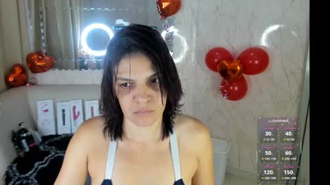 kate_roose online show from 02/04/25, 12:44