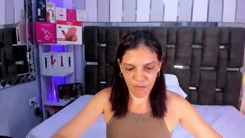 kate_roose online show from 06/03/26, 08:47
