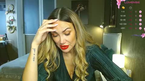 Therapist online show from 11/12/25, 08:52