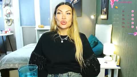 Therapist online show from 12/15/25, 11:20