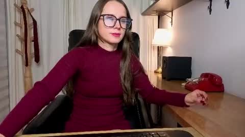 Snapshot of kate_thompson_ chatting on 07/23/26, 11:08 Kathe online show from 07/23/26, 11:08
