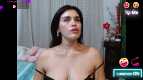 Snapshot of kateangelly chatting on 11/05/25, 03:06 kateangelly online show from 11/05/25, 03:06