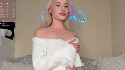 Snapshot of katebremar chatting on 12/03/24, 09:23 online show from 12/03/24, 09:23