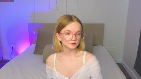 katebunnys online show from 04/15/26, 04:41
