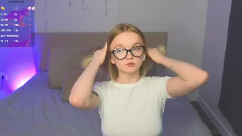 katebunnys online show from 04/23/26, 12:29