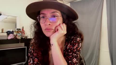 Snapshot of katehathor8 chatting on 12/09/24, 09:06 kate keith but here i prefer My Goddess independient model online show from 12/09/24, 09:06