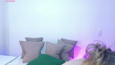 Snapshot of katejolie chatting on 06/11/26, 06:00 Help me with rate thanks online show from 06/11/26, 06:00